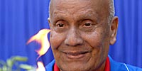 Sri Chinmoy mit WHR-Fackel